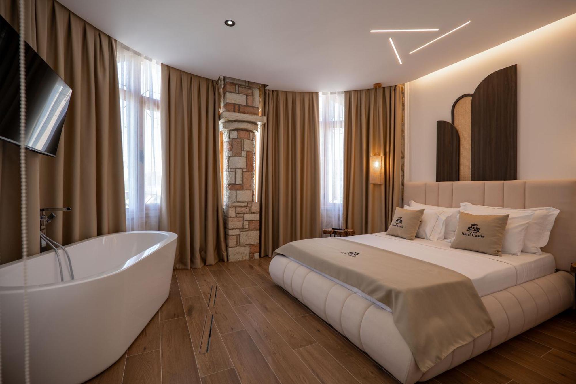 Hotel Castle Εξαμίλιο Εξωτερικό φωτογραφία