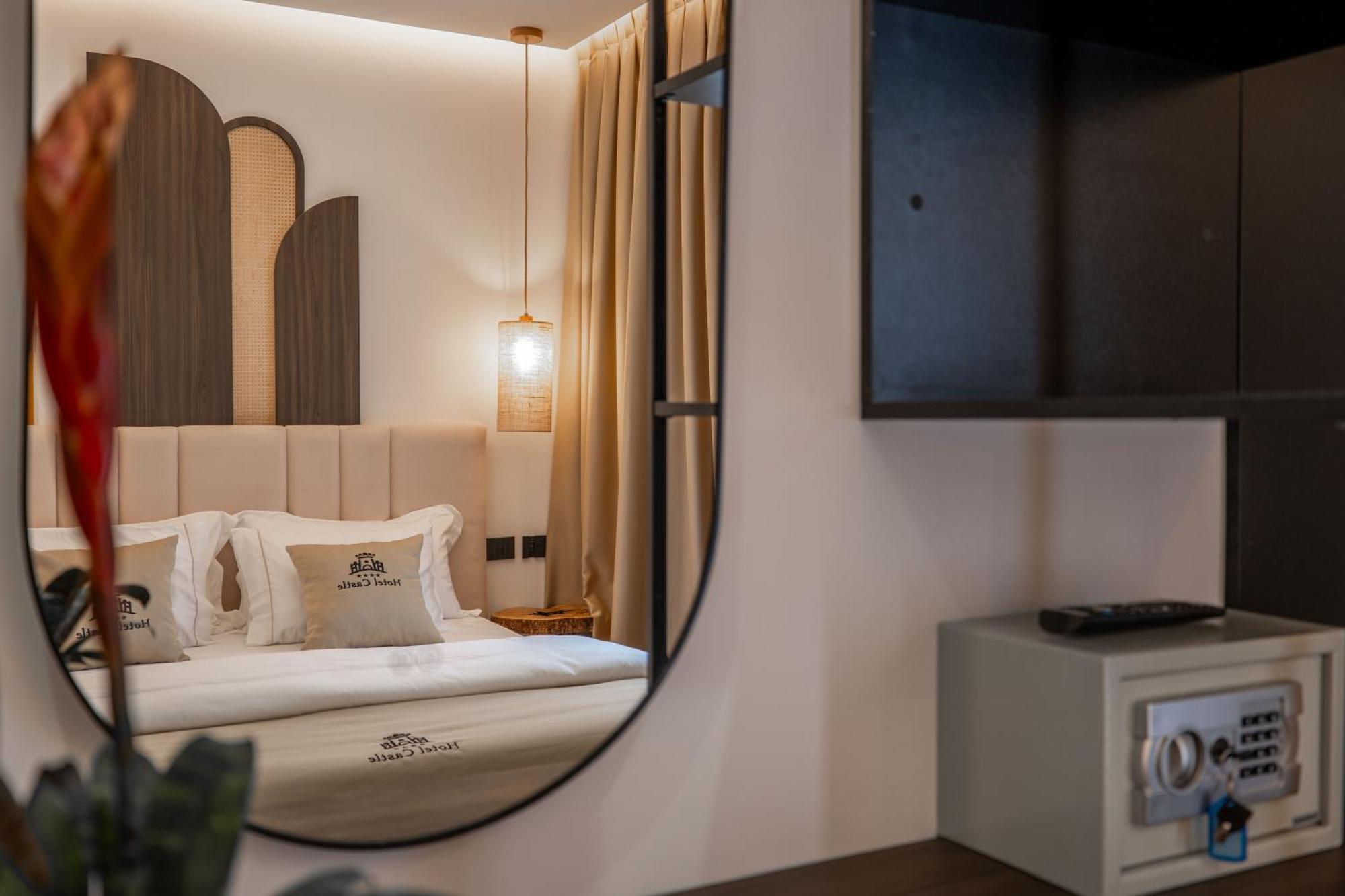 Hotel Castle Εξαμίλιο Εξωτερικό φωτογραφία