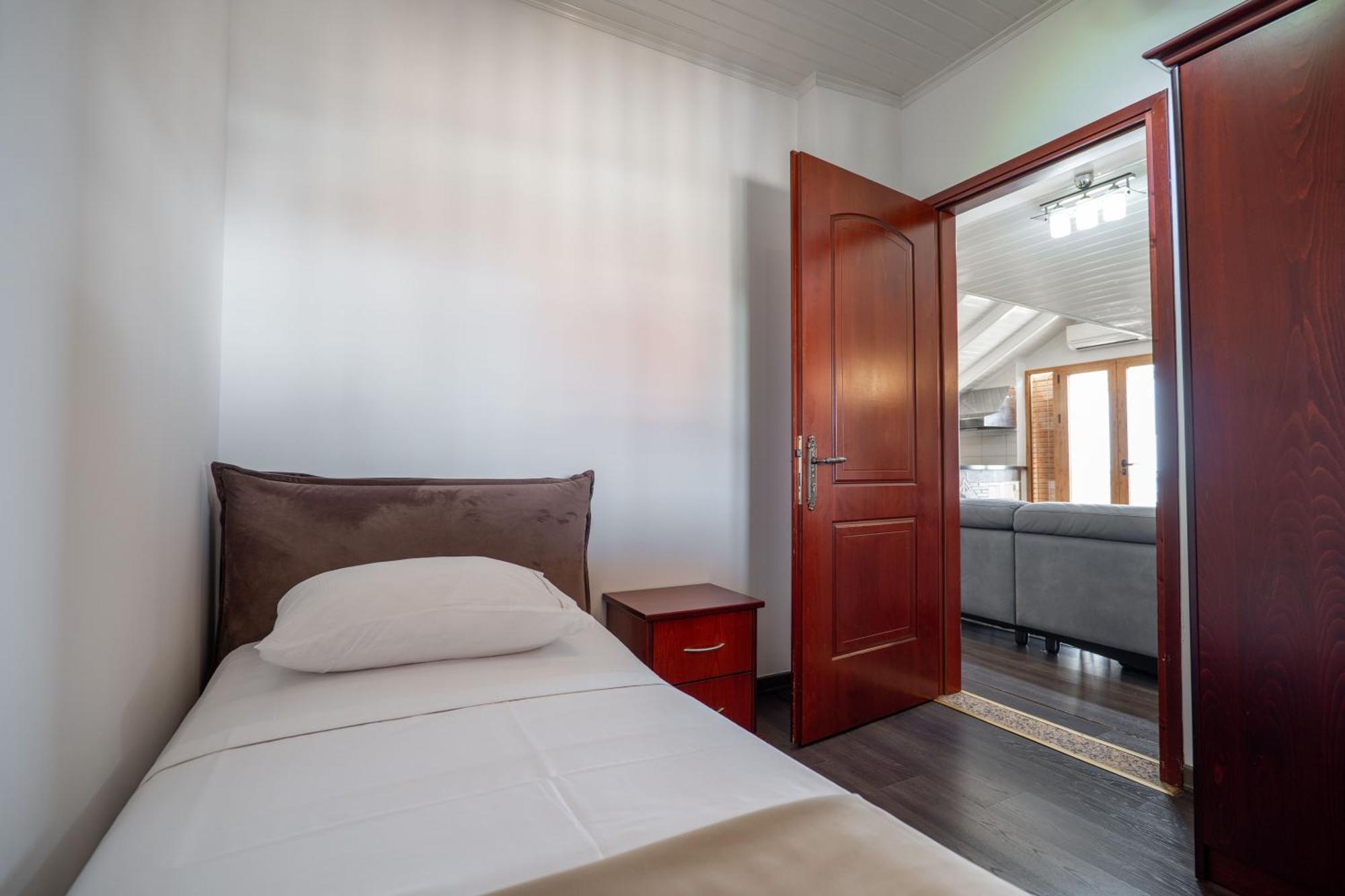 Hotel Castle Εξαμίλιο Εξωτερικό φωτογραφία