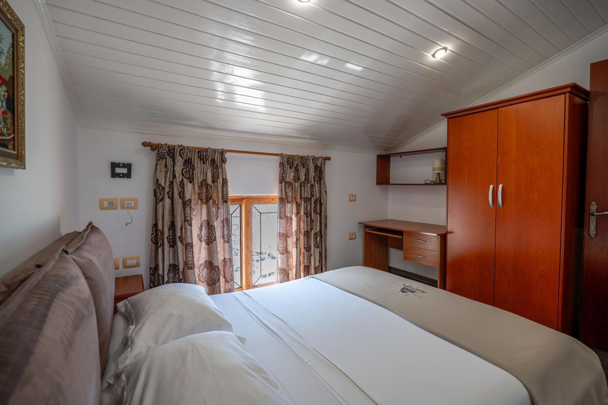 Hotel Castle Εξαμίλιο Εξωτερικό φωτογραφία
