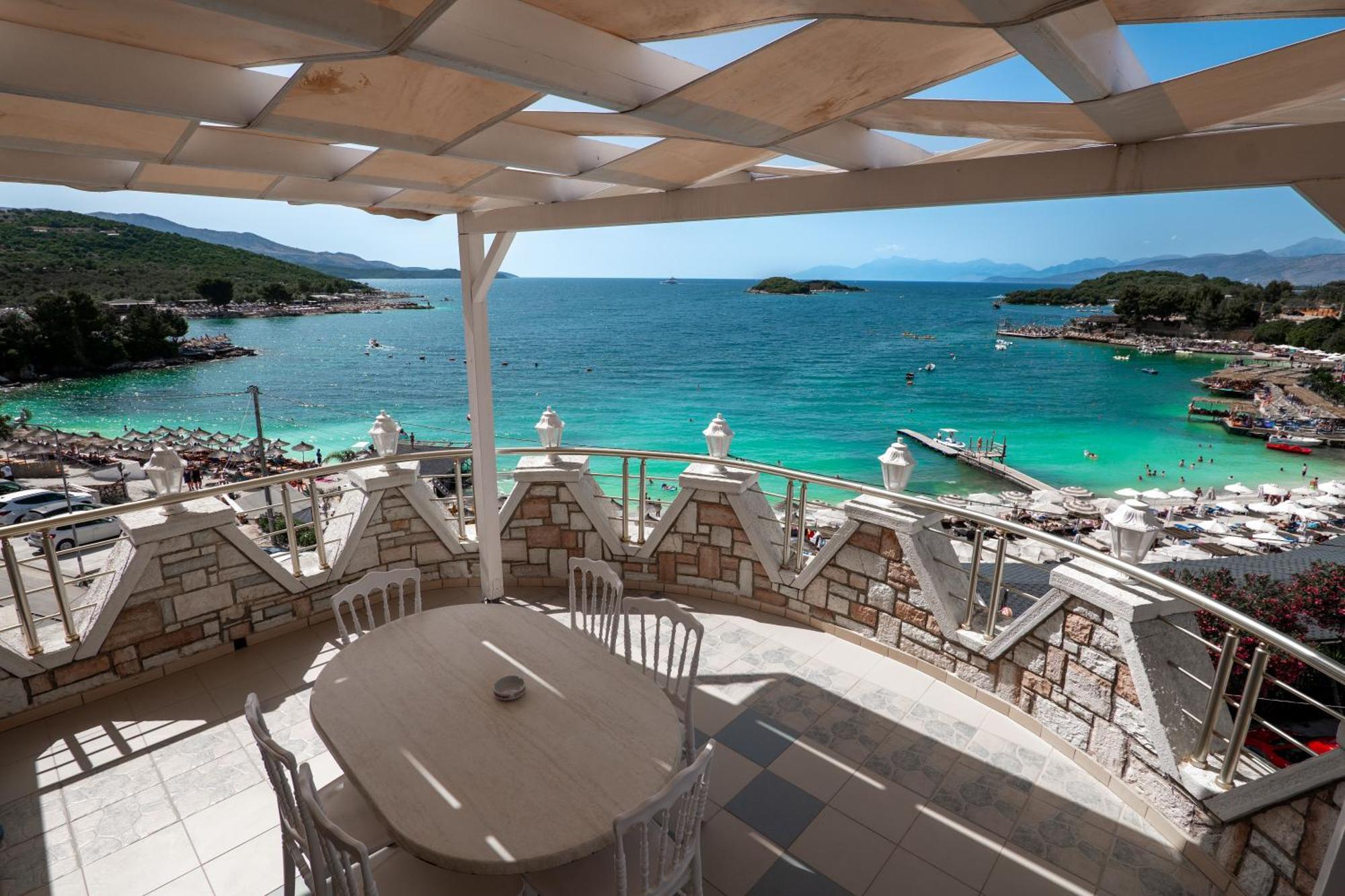 Hotel Castle Εξαμίλιο Εξωτερικό φωτογραφία